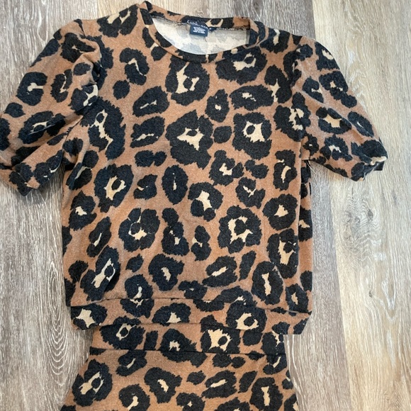 Lark and grey two piece top and skirt set M L - Picture 2 of 3